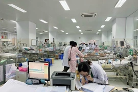 Bé trai 4 tuổi té vào xô nước tử vong thương tâm