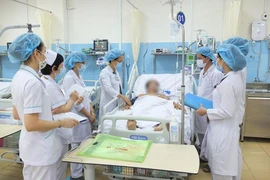 Hàng chục người viêm tụy cấp hoại tử nặng do rượu bia