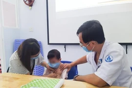 Bé trai 5 tuổi ho khò khè suốt 2 tháng vì lý do không ngờ