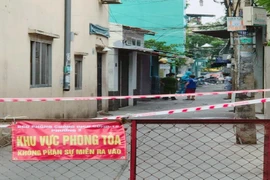 Vợ và con của 1 nhân viên Bệnh viện quận Tân Phú dương tính COVID-19