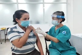 TP.HCM tiêm vaccine COVID-19 cho hơn 8.500 công nhân
