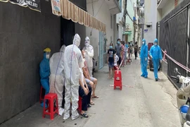 Hai hẻm thông nhau ở TP.HCM có 97 ca nhiễm và nghi nhiễm COVID-19
