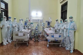 Bác sĩ sáng tạo 'chia' máy ECMO cứu sản phụ mắc COVID-19 nguy kịch