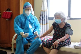 Lộ trình tiêm vaccine COVID-19 mũi 1 và 2 ở TP.HCM đến cuối năm 2021
