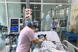 Cứu bé gái 14 tuổi 'liều' uống thuốc trừ sâu nguy kịch