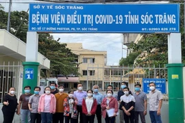 Y bác sĩ Bệnh viện Bệnh Nhiệt Đới TP.HCM đến Sóc Trăng hỗ trợ chống dịch