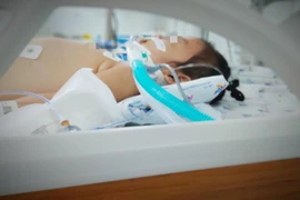 Bé gái 4 tuổi bị tắc ruột nặng vì hành vi kỳ lạ