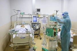 Ca bệnh COVID-19 hơi tăng, TP.HCM mở lại chiến dịch bảo vệ người có nguy cơ