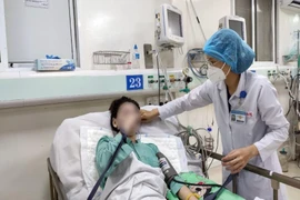 Cô gái nguy kịch, tổn thương não do ngộ độc methanol được xuất viện