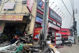 Nam thanh niên dùng dao uy hiếp, cướp hơn 100 triệu tại một cửa hàng ở TP Thủ Đức