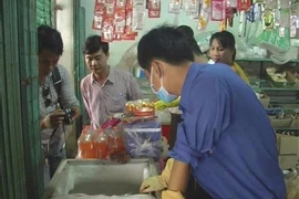 Phát hiện số lượng lớn thịt thối trong tiệm tạp hóa