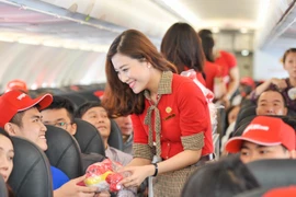Hàng không nói gì về việc âm thầm tăng phí ?