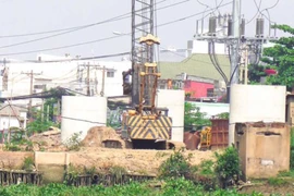 Ngành điện phản hồi vụ cầu sắt Bình Lợi mới vướng cáp