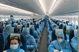 Các chuyến bay đưa công dân về Việt Nam trong giai đoạn dịch COVID-19 bùng phát. Ảnh: TTXVN