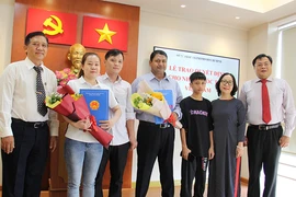 Niềm vui của 2 người vừa nhập quốc tịch Việt Nam