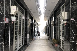 Siết xử​ lý​ nhà​ ba chung