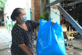 Alô đường dây nóng, chuyến xe thực phẩm đến tận khu phong tỏa