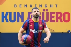 Messi vừa đi, người mới về Barcelona phải nghỉ thi đấu 2 tháng