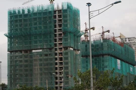 Hàng trăm nhà đầu tư mong thoát 'chết trên đống tài sản'