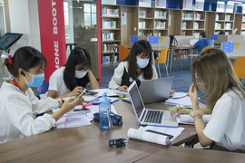 Vẫn chưa biết bao giờ sinh viên hết học trực tuyến
