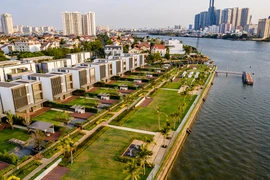Biệt thự, dinh thự TP.HCM giá hàng trăm tỉ đồng vẫn cháy hàng