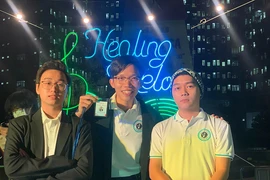 Chàng trai dùng âm nhạc chữa lành tâm hồn cho sinh viên 