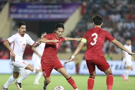 Góc nhìn khác về thầy trò HLV Troussier 