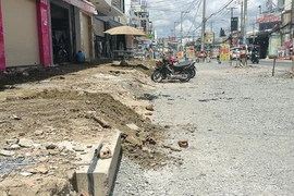 Chính quyền trả lời lý do kéo dài việc mở rộng đường 