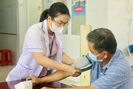 TP.HCM: Kiến nghị tăng lương, có nhà công vụ cho nhân viên y tế