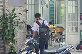 Dạy thêm là kinh doanh có điều kiện: Cần thận trọng!