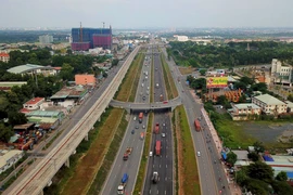 Động lực để vùng Đông Nam Bộ cất cánh - Bài 2: Hoàn thiện thể chế để có tăng trưởng 2 con số 