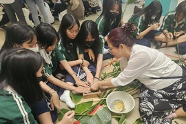 Tết ai cũng nghỉ, có nên giao bài tập cho học sinh?