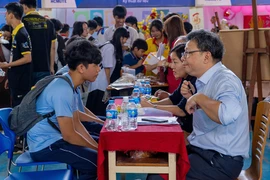 Tỉ lệ thí sinh trúng tuyển ảo tăng cao