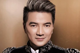 Đàm Vĩnh Hưng ám chỉ những người phản đối mình là 'đeo mặt nạ'