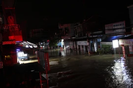 Đi đón người thân, một người bị lũ cuốn tử vong