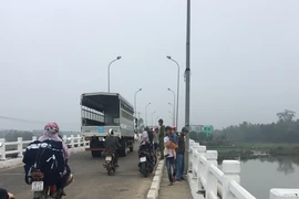Nam thanh niên mất tích nghi nhảy cầu