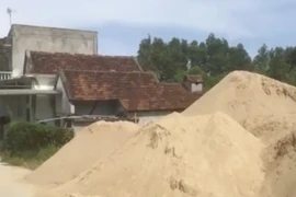 Bí thư, chủ tịch xã mất chức do 'gợi ý' chi 400 triệu