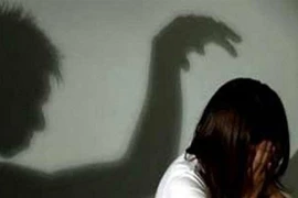 Bắt giam kẻ giả phụ huynh vào trường dâm ô nữ sinh lớp 9