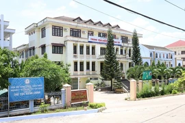 Giám đốc Sở Y tế ưu ái con trai chưa có bằng đại học