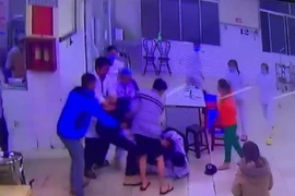 Khởi tố hai cha con đánh người tại Bệnh viện Đa khoa Lâm Đồng