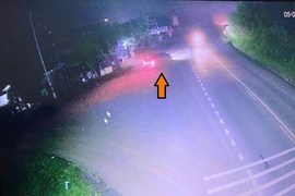 Xử phạt tài xế cố tình tăng ga vượt chốt kiểm dịch