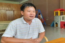 Người cha tìm con trai bị mẹ ruột khai tử dù cháu bé vẫn đang sống