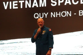 Phi hành gia, bác sĩ phẫu thuật NASA chia sẻ cảm hứng cho giới trẻ