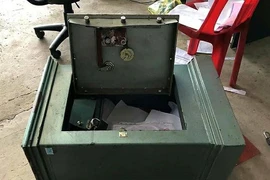 Đi đám cưới về thì phát hiện mất hơn 400 triệu trong két sắt