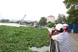 Bơi ra sông bắt cò, nam thanh niên bị nước nhấn chìm