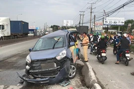 Tai nạn liên hoàn nhiều người may mắn thoát chết