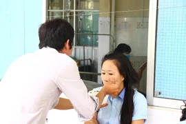Vụ ngộ độc thuốc diệt mọt: Công nhân vẫn phải đi làm