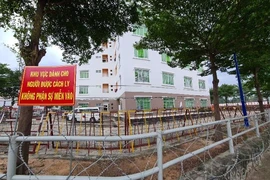 Bình Dương: Nam thanh niên rơi từ lầu 4 trong khu cách ly