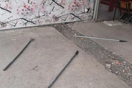 Hung hãn tấn công chủ nhà vì bị nhắc nhở chạy xe gây ồn ào