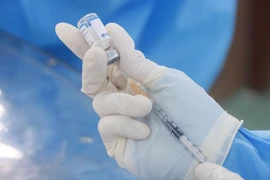 Bình Dương đồng loạt tiêm vaccine Vero Cell mũi 2 cho người dân